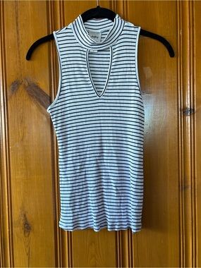 Daytrip Ribbed Black and white Striped Sleeveless Top Sz S